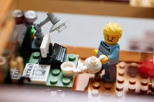 LEGO 21338 alt15